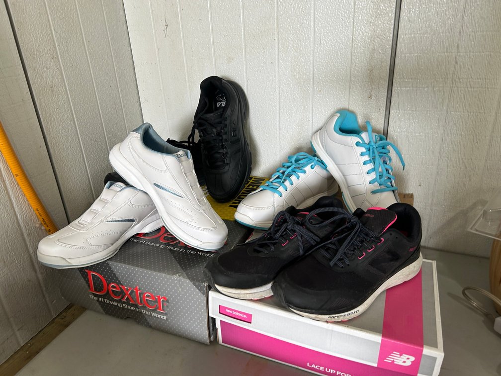 Ladies shoes-size 8 1/2