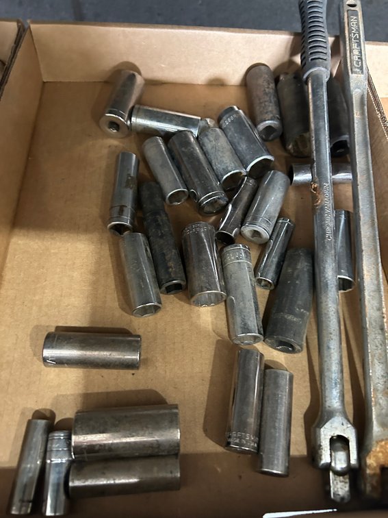 3 Breaker bars, deep well sockets-random sets