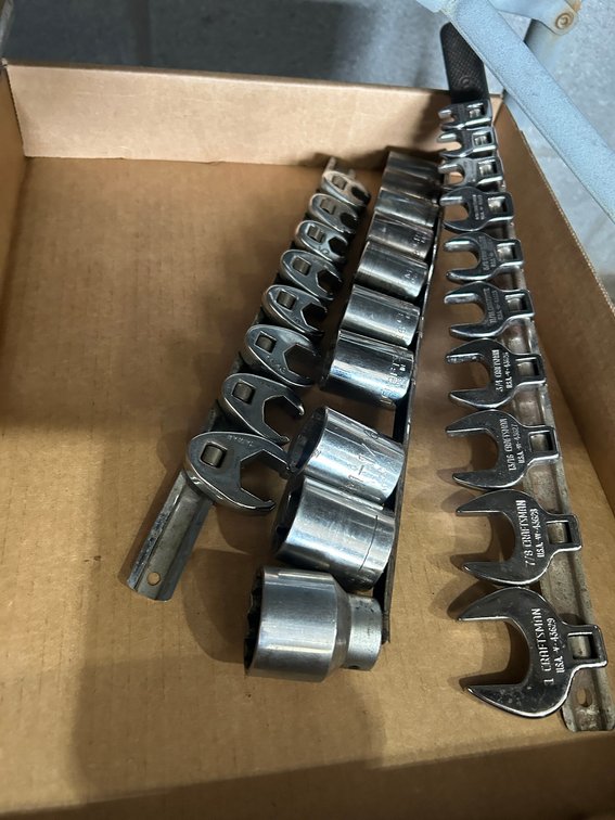 Sockets, crows feet
