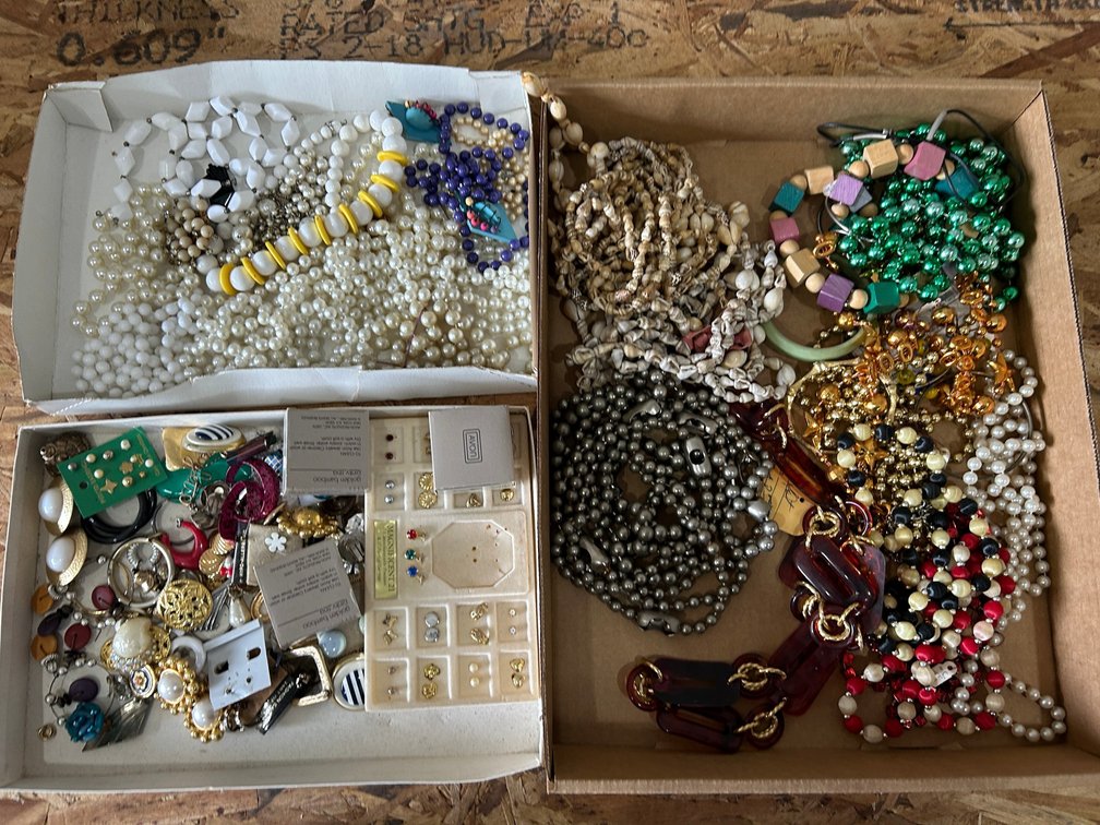 Earrings, pendants, necklaces