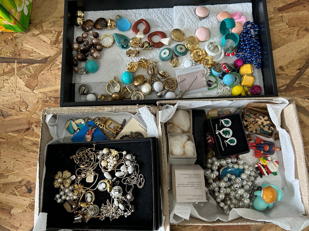 Vintage earrings, necklaces