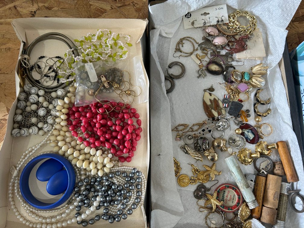 Necklaces, bracelets, earrings