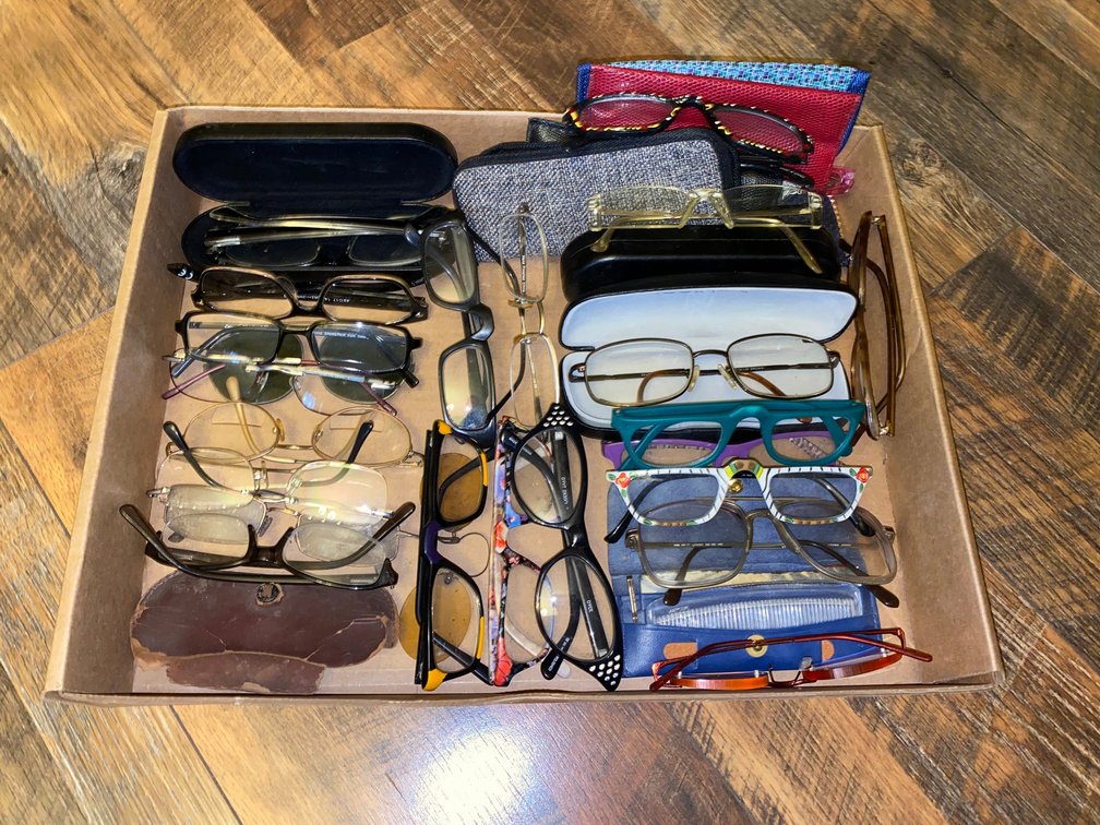 Flat of Eye glasses