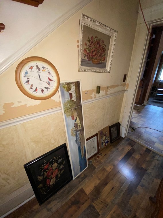 Prints, Paintings, Clock, Tapestry