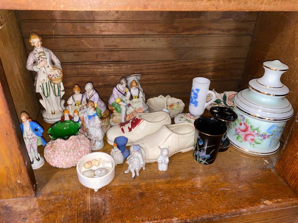 Figurines, Vase, Decorative Shoes,