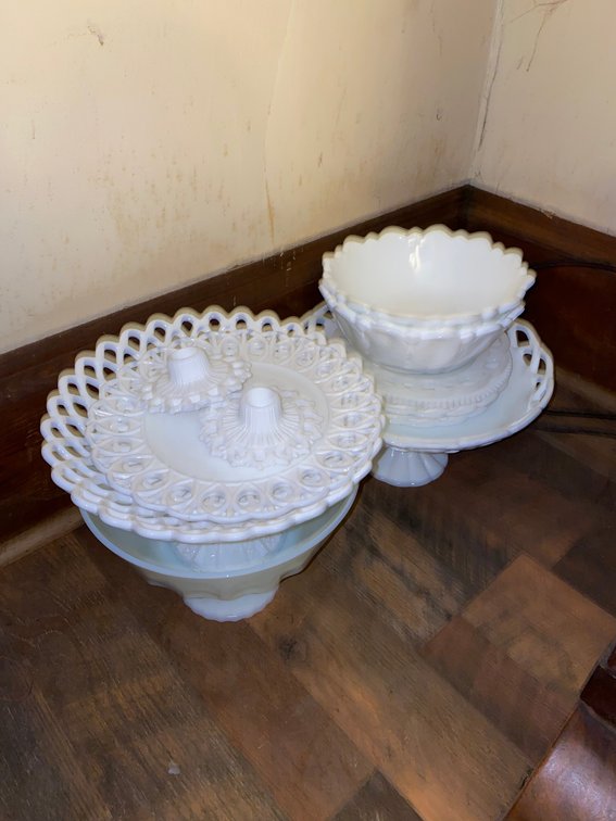 Milk Glass , Cake dishes, Fruit Bowls