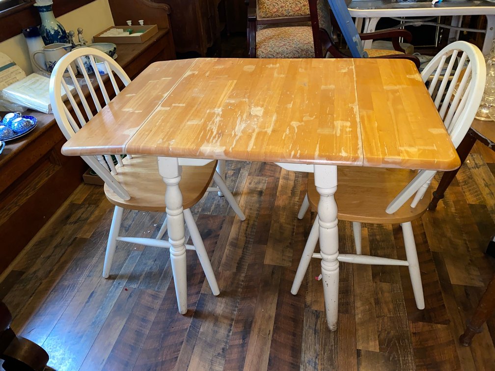Drop leaf Table with 2 Chairs
