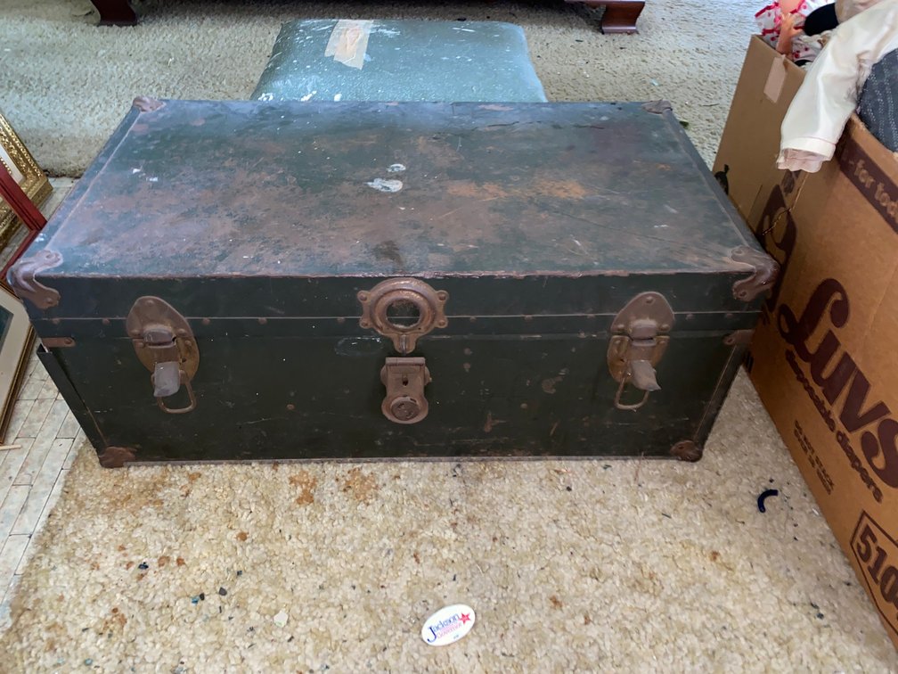 Small Trunk, Foot rest