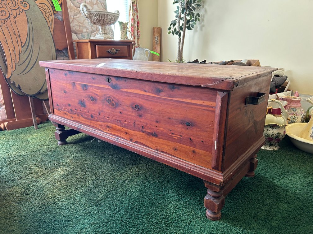 Ed Roos Company Cedar Hope Chest