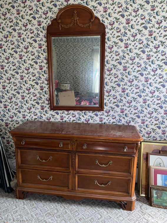 Lexington Wooden Dresser with Mirror