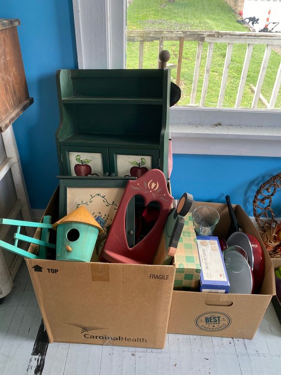 Mixed Lot of Wooden Items, Wooden Decor, Wall Decor, Pot and Pans