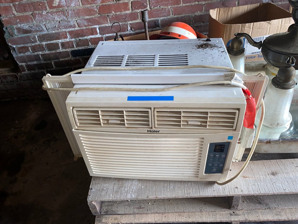 Window air conditioner