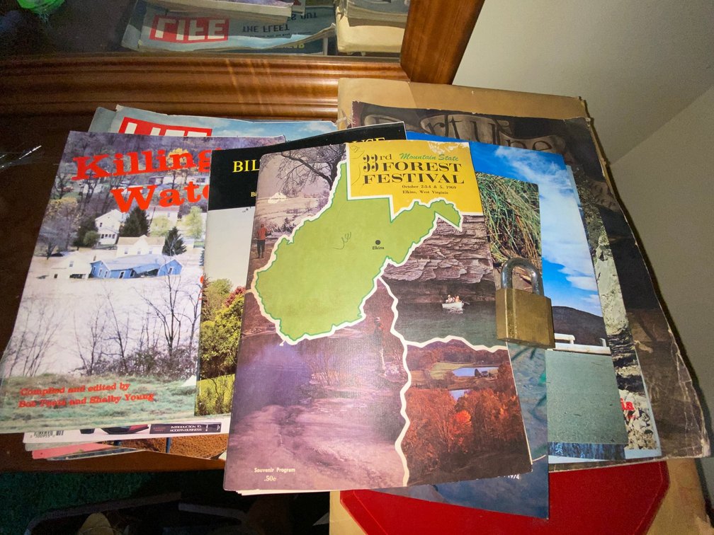 Killing waters Book, Other Vintage Magazines