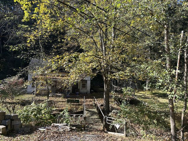 Image for 2 Bedroom Project Home on a Large Lot in Rivesville Selling to the Highest Bidder