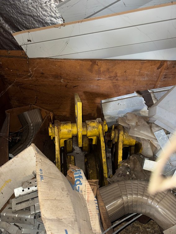 Manual beam hoist trolleys