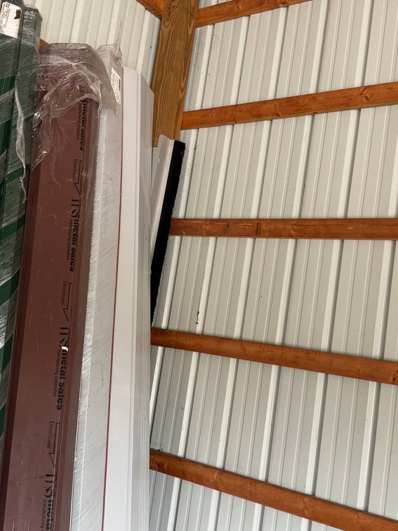 Metal roofing material