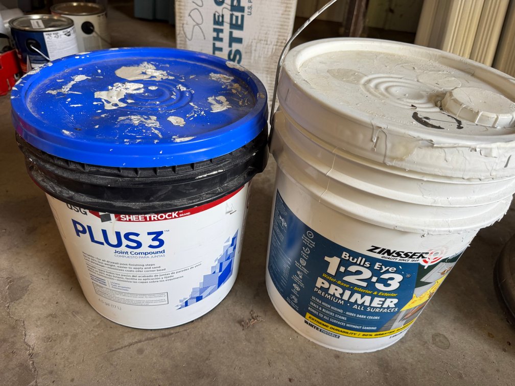 Plus 3 joint compound, 1-2-3 Primer
