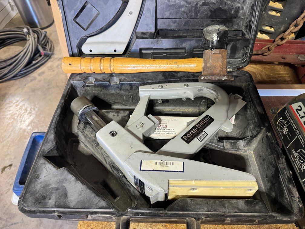 PortaNailer Manual Tongue and Groove Flooring Nailer