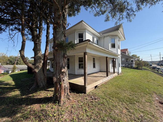 Image for 3 Bedroom with Apartment in Spencer Selling to the Highest Bidder