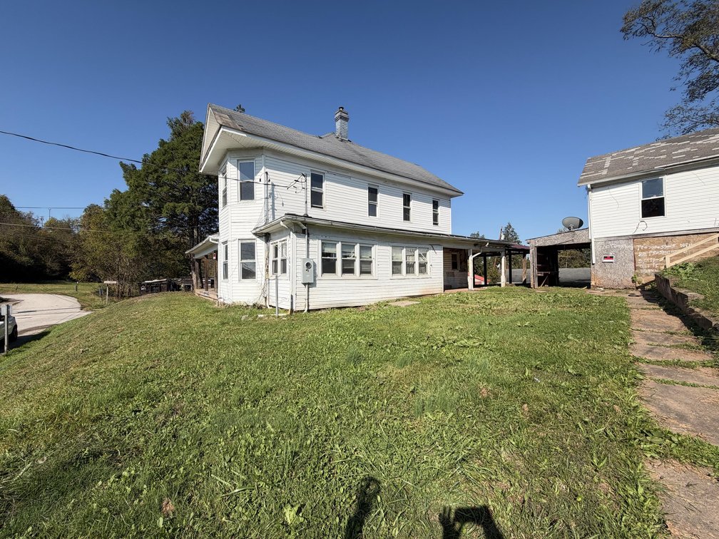 Image for 3 Bedroom with Apartment in Spencer Selling to the Highest Bidder