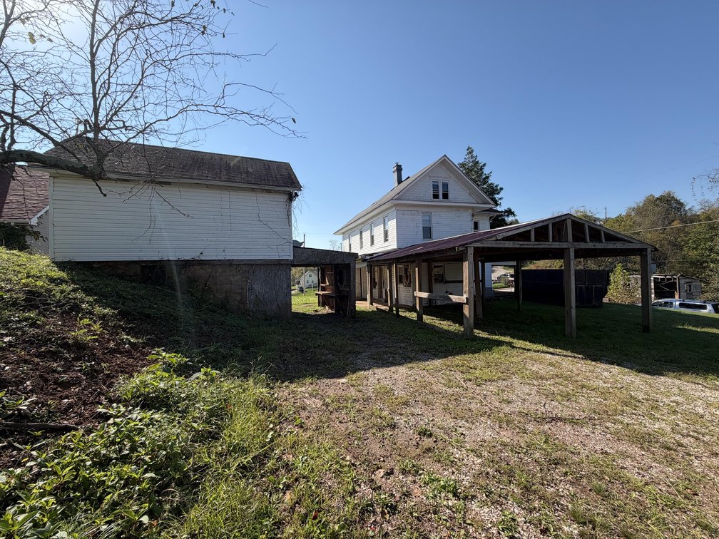 Image for 3 Bedroom with Apartment in Spencer Selling to the Highest Bidder