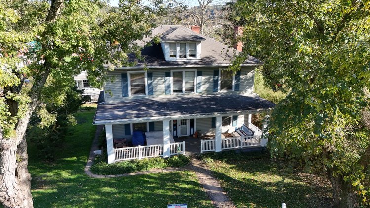 Image for Classic 3 Bedroom with a Detached Carriage House in Clarksburg