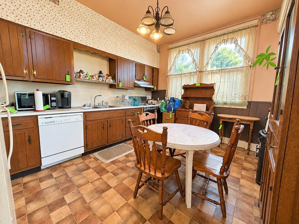 Image for Classic 3 Bedroom with a Detached Carriage House in Clarksburg