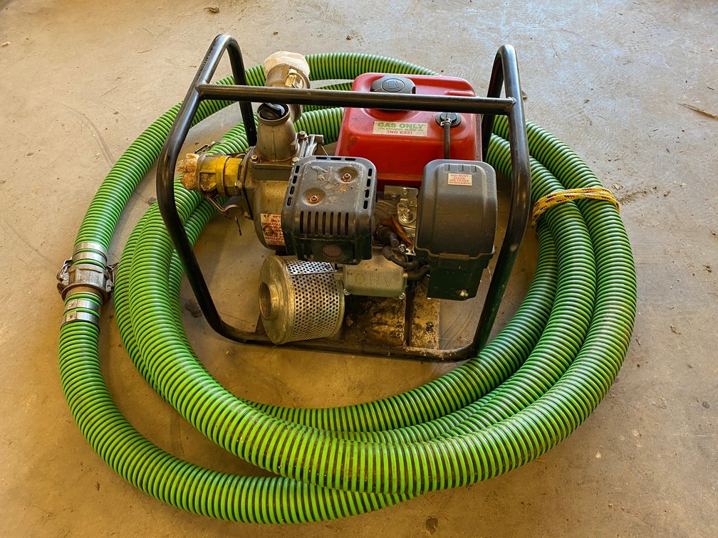 Predator water transfer trash pump, 212CC, with hose
