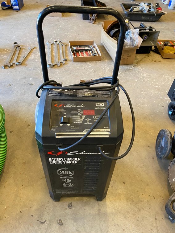 Schumacher battery charger/engine starter, 200 amp
