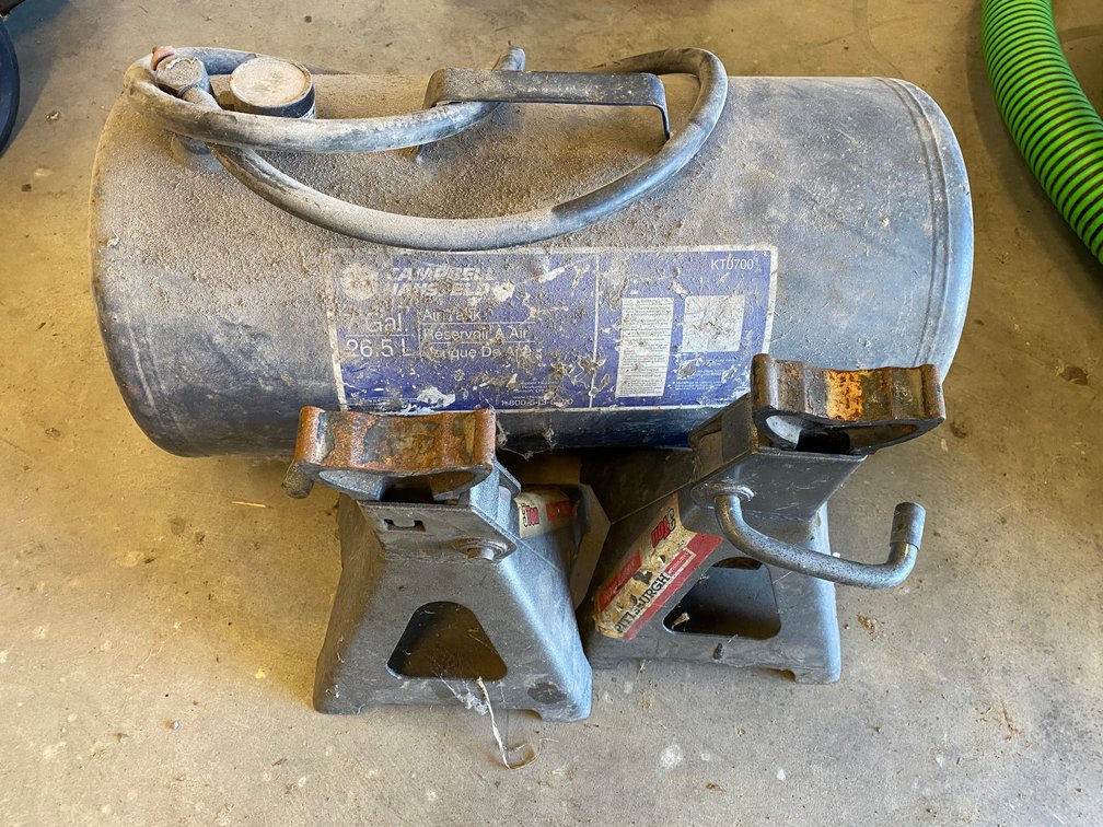 7 Gallon portable air tank, 2 small 3 ton jack stands