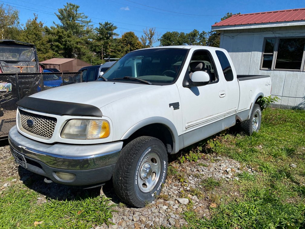 2001 Ford F150, Triton V8, 4 wheel drive, extended cab