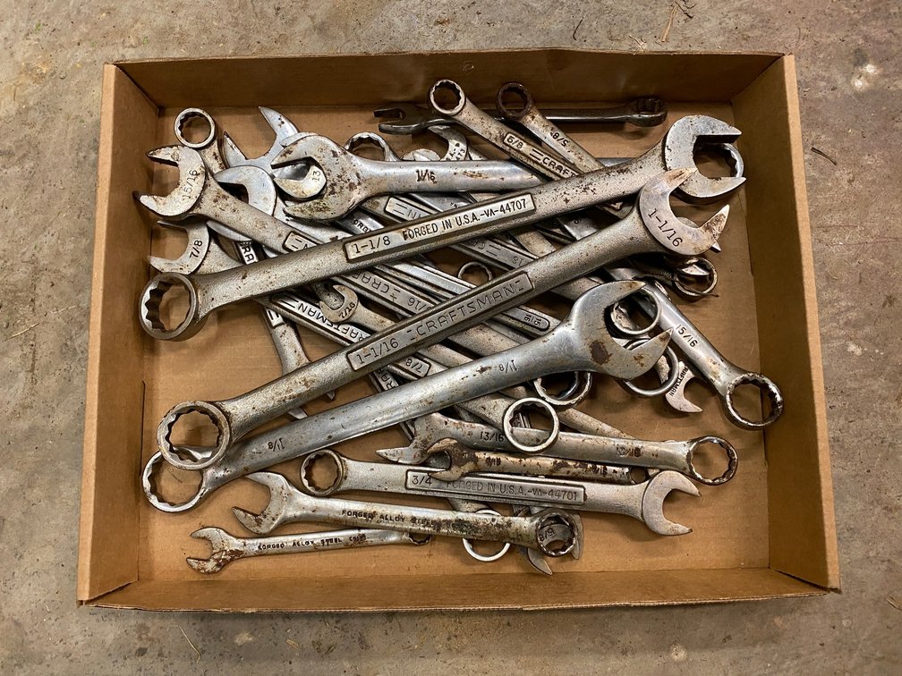 Assortment of wrenches-standard