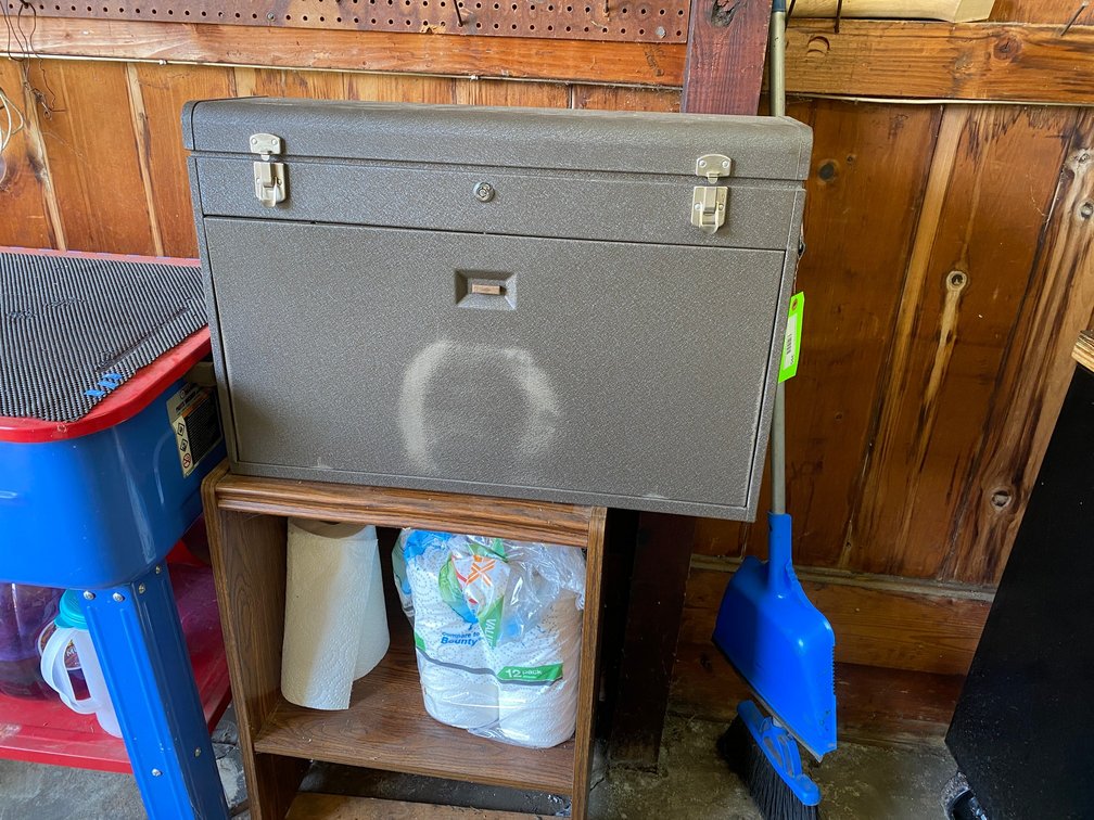 Metal machinist cabinet with 10 drawers