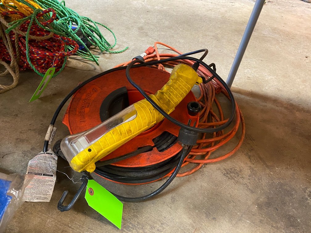 Extension cords, trouble light