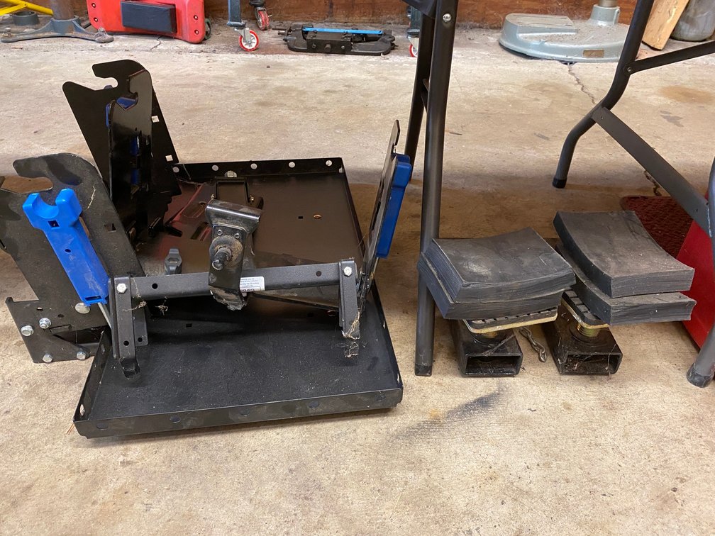 Hitch parts for lawn tractor