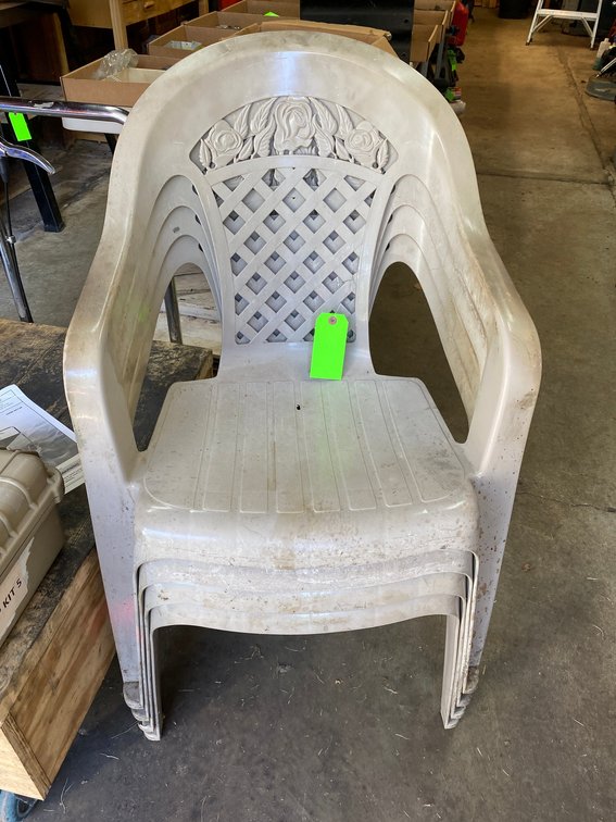 Set of 4 stacking lawn chairs