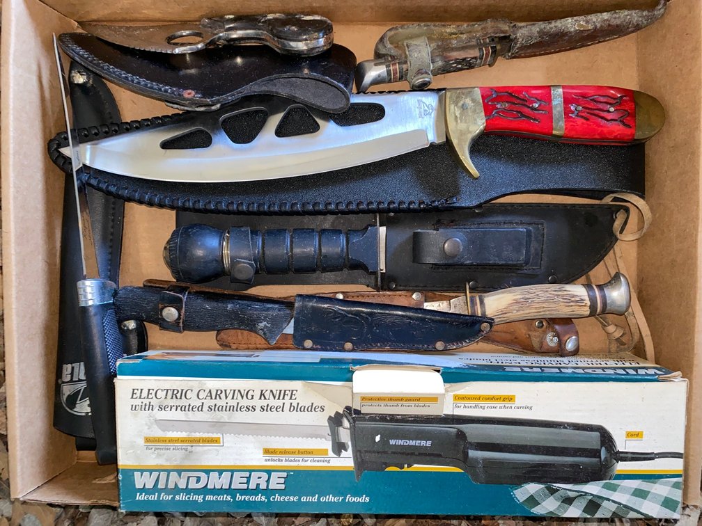 Fixed-Blade Knives, Sheaths, and Electric Carving Knife