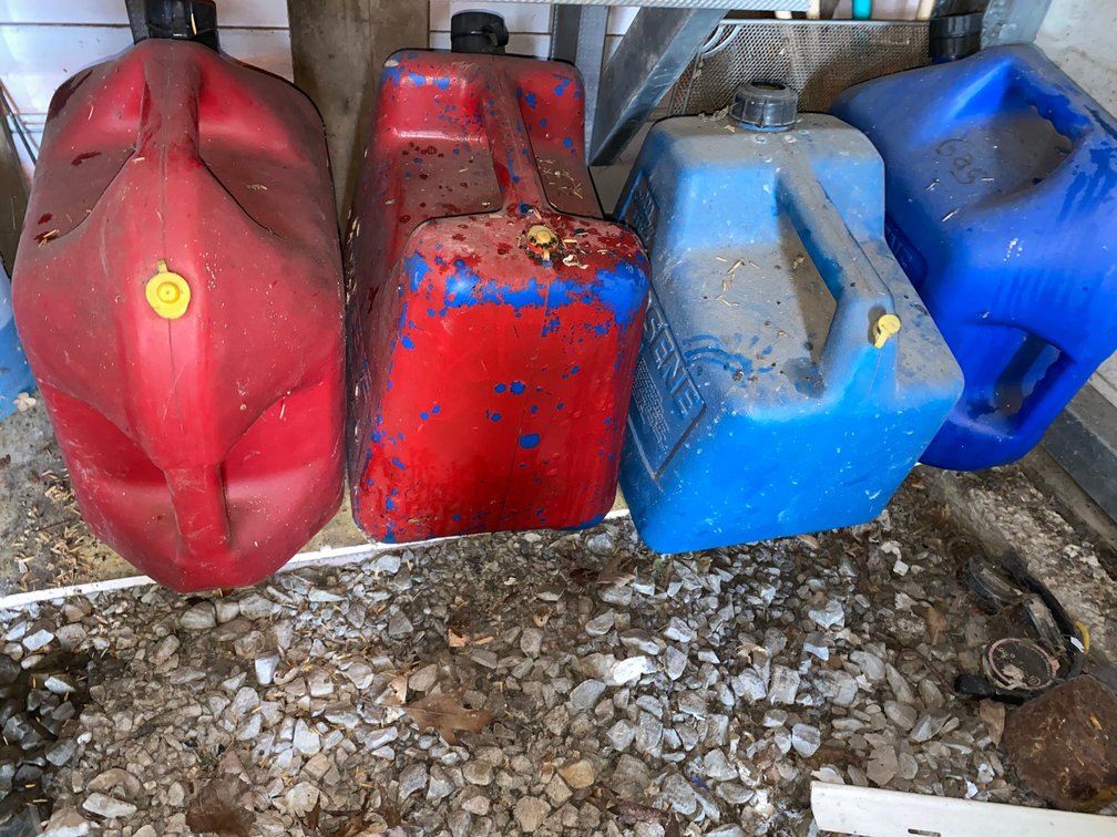 4 Plastic Fuel and Kerosene Cans