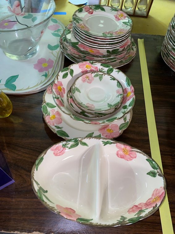Ceramic Dinnerware, Glass Bowl, Placemats
