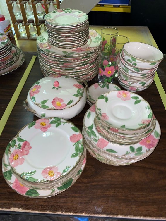 Ceramic Dinnerware and Glass Tumblers