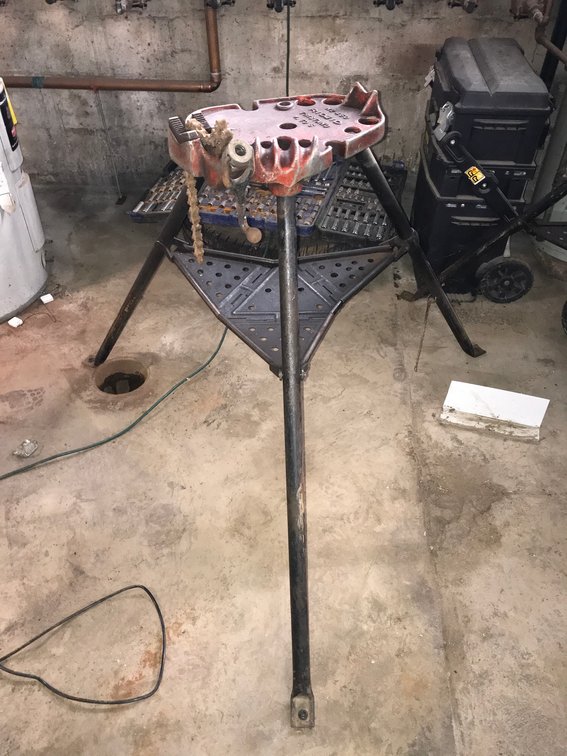 Rigid tri-stand pipe vise and stand-#450, 1/8"-5" with bender