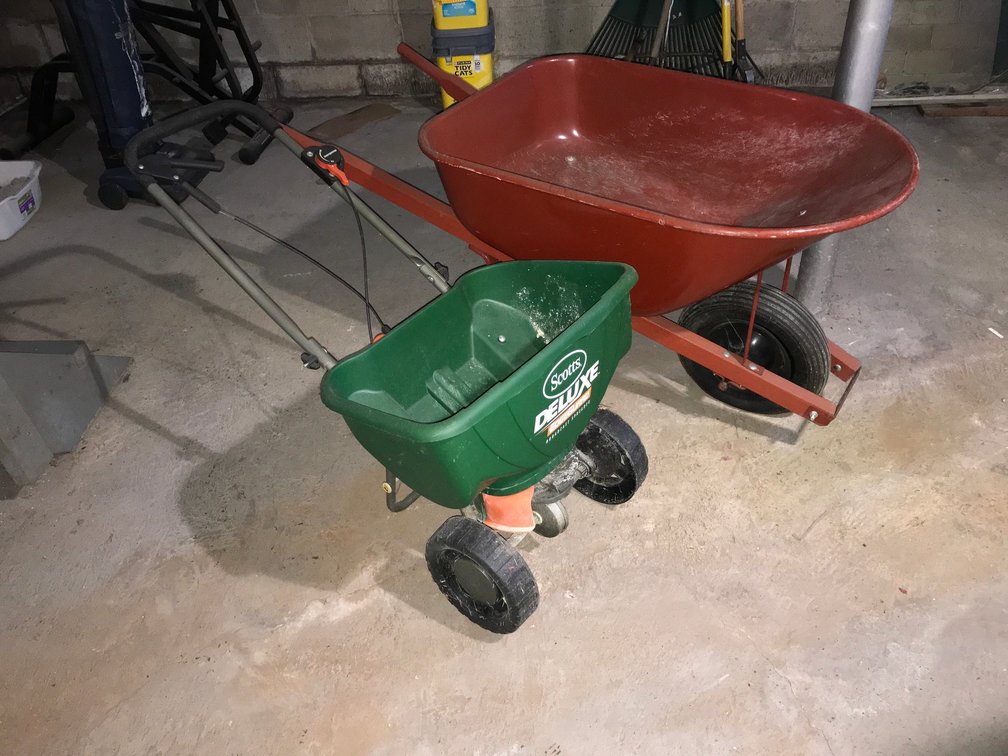 Scott Deluxe Edgeguard spreader, True Temper wheelbarrow