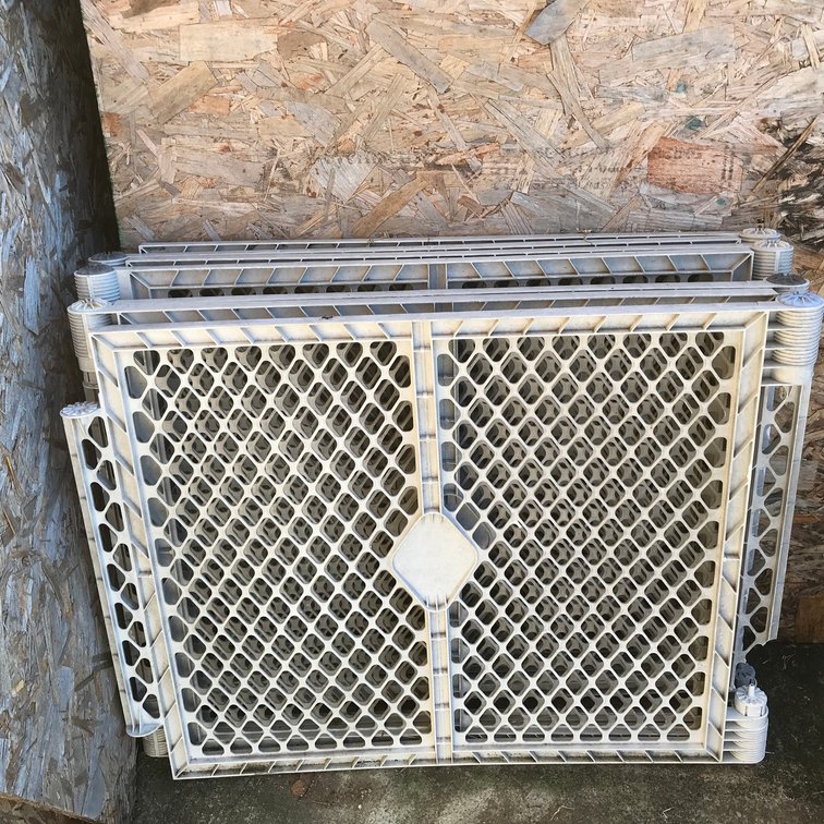 Child gate