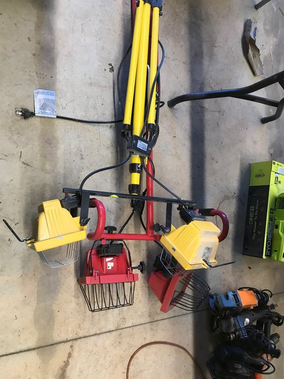 Portable electric work lights