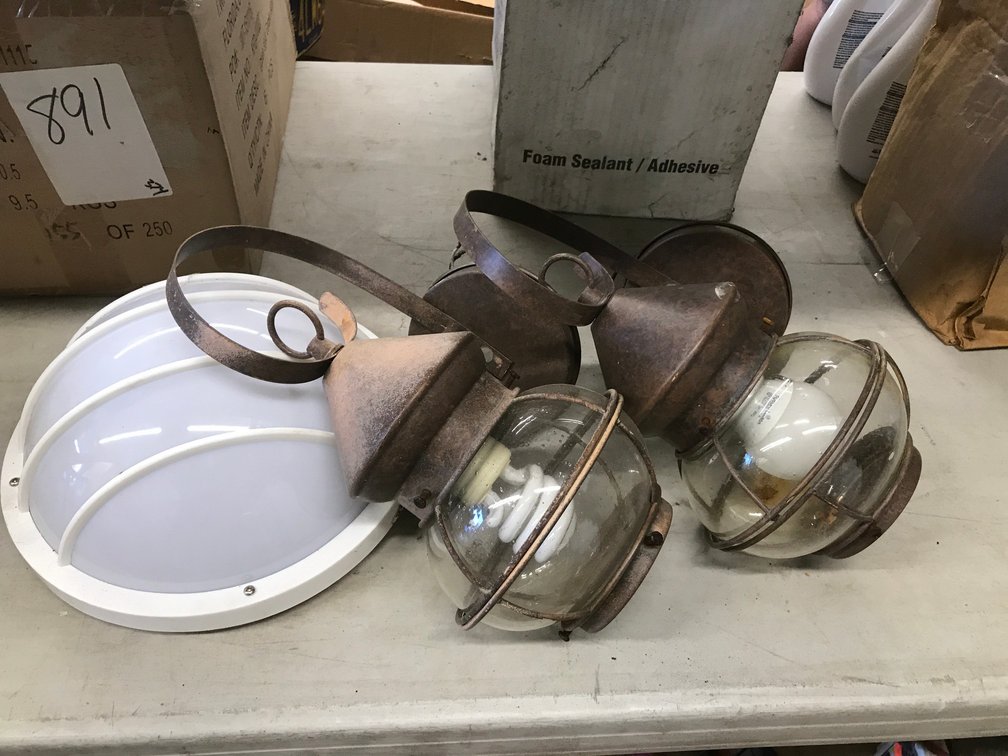 3 Light fixtures