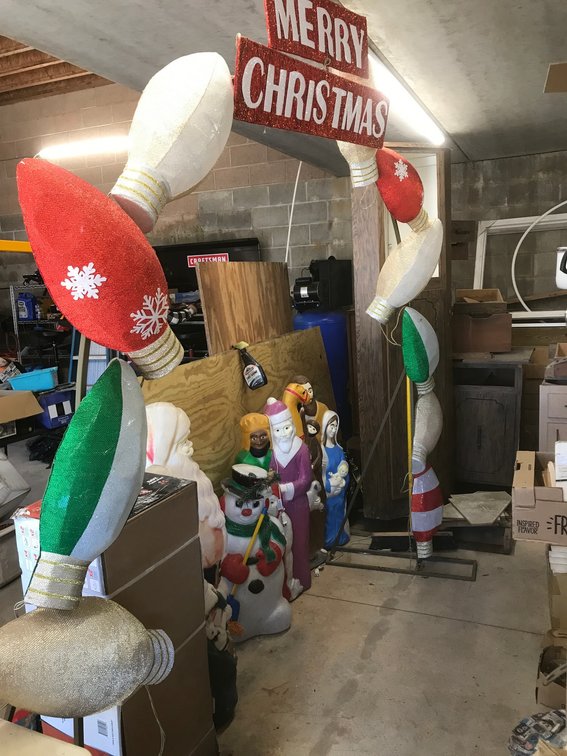 9' wide x 7' tall Christmas arch