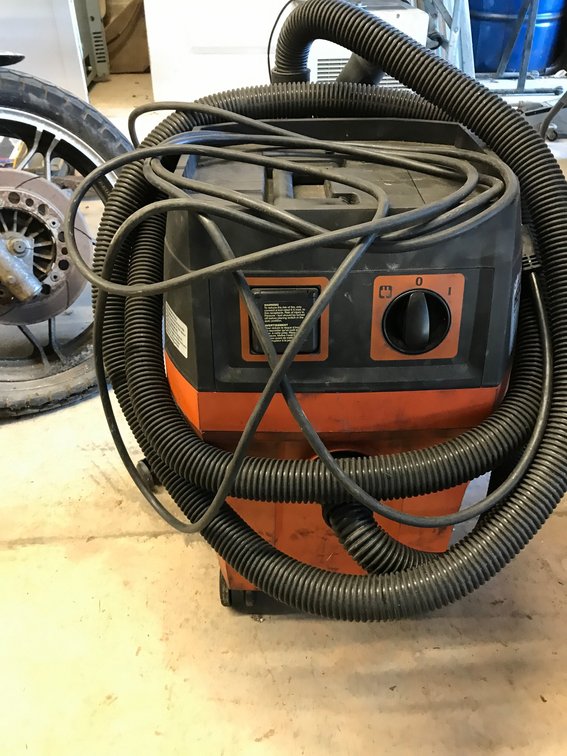 Dust extractor unit