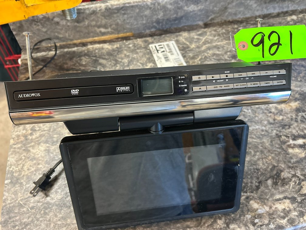 9 inch TV w/ DVD