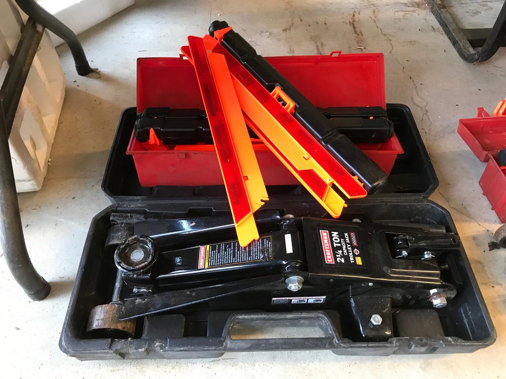 Craftsman 2 1/4 ton capacity troll4y jack with triangle kit