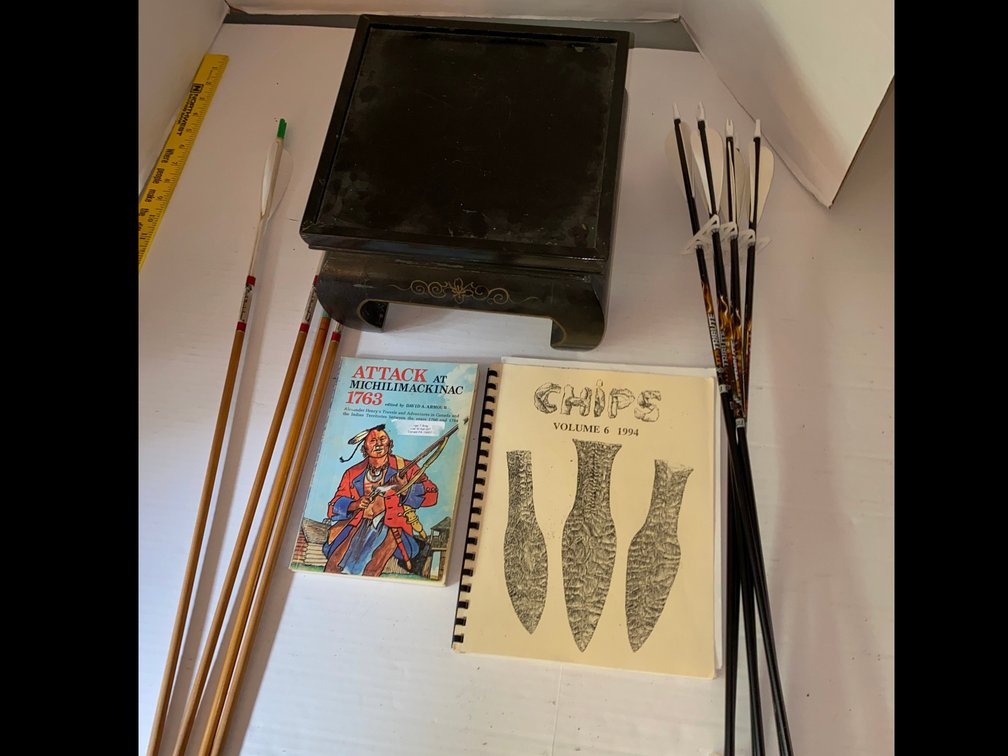 Arrows, Books & Stands